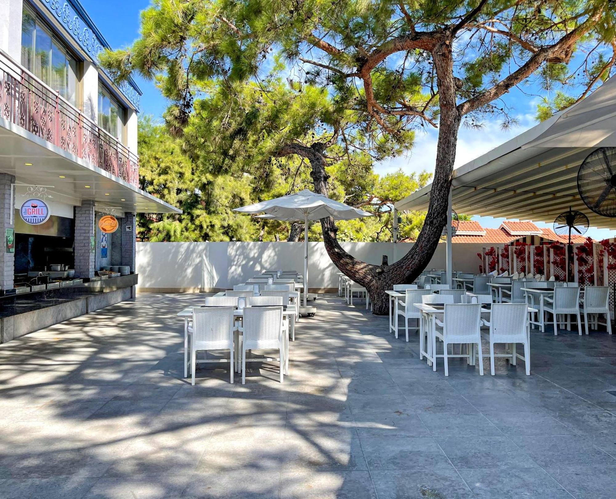 Catamaran Quality Times Hotel Kemer Exterior photo